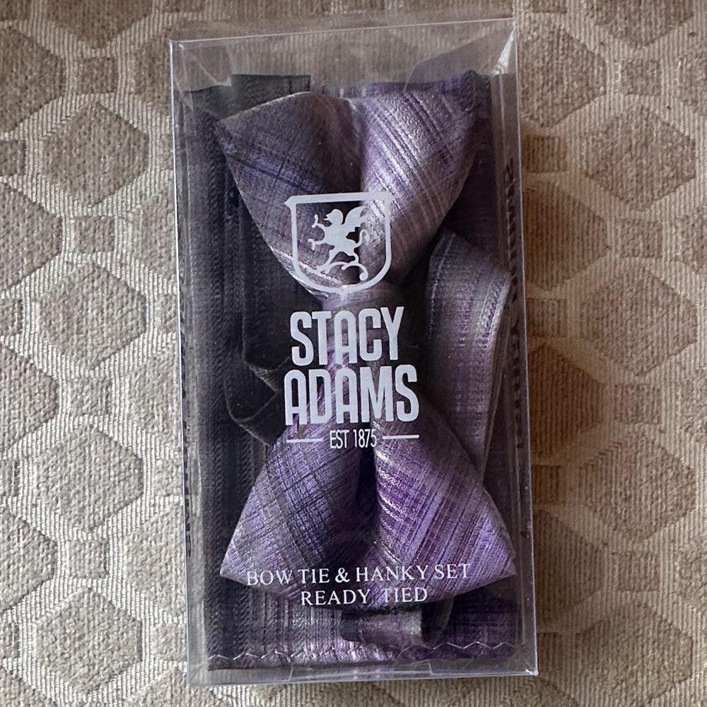 Stacy Adams Lavender Bow Tie and Pocket Square Set